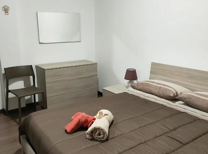 Casa Vacanze Celine A Due Passi Dal Mare Cin It09056C2W8Wf7M33